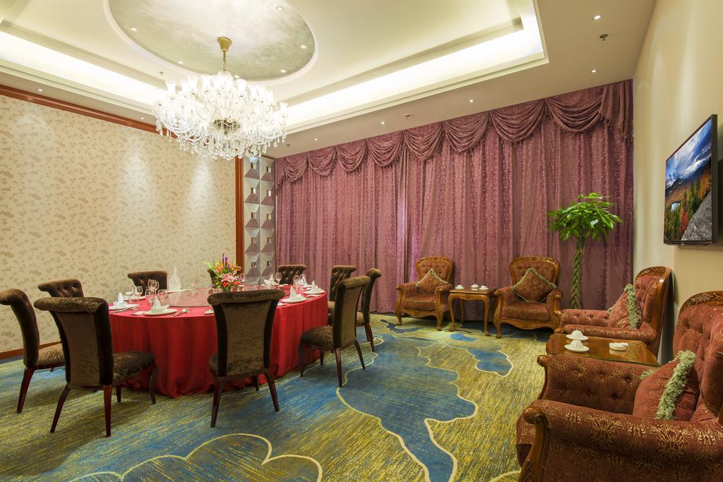 Hotel Avic 4*