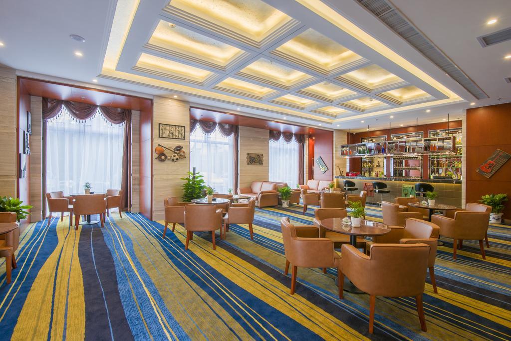 Avic Hotel 4*